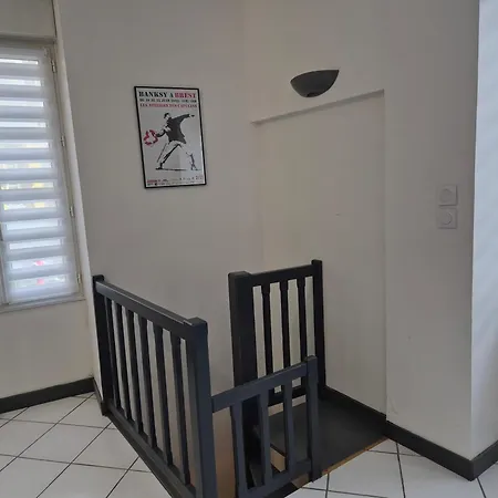 Urban Chic 44 M2 *
