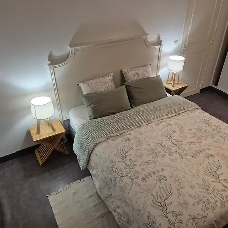 Urban Chic 44 M2 *