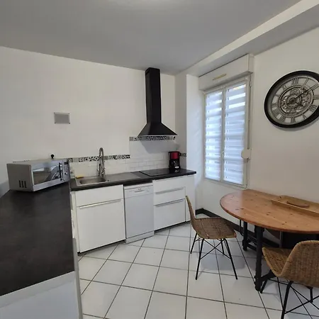 Urban Chic 44 M2